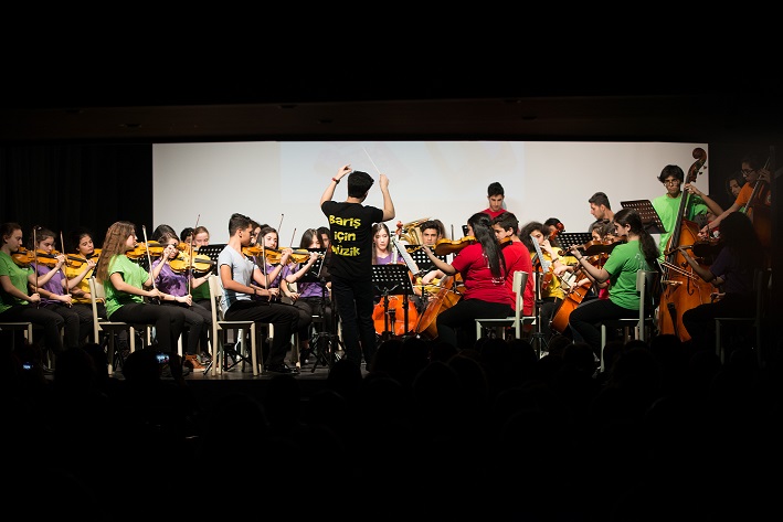 Cacharel_ Sainte Pulchérie Fransız Lisesi_müzik