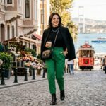 yesil_pantolon_ ustune_ne_giyilir