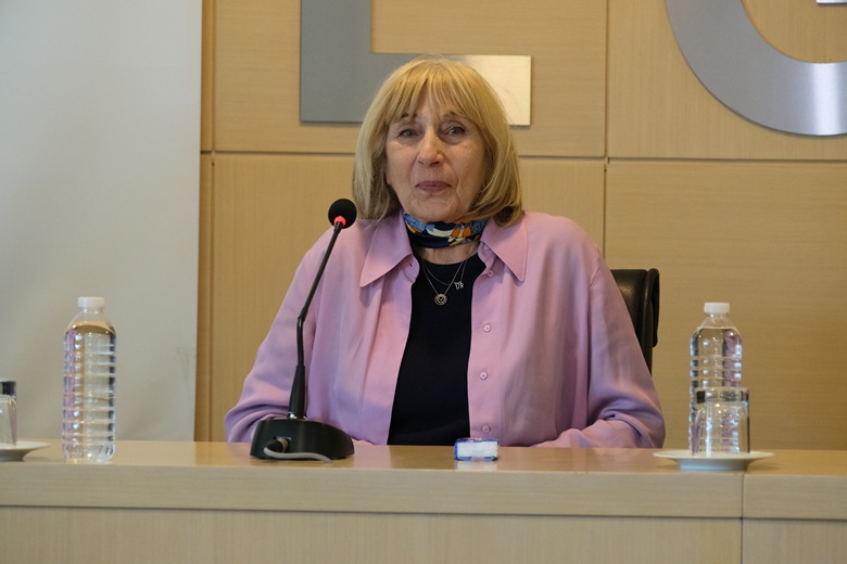 Yazar Ayşe Kulin