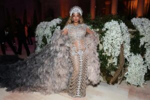 Beyoncé elmas kolyesi