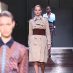 Burberry _V&A,_trenckot