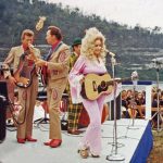 Dolly Parton _perform
