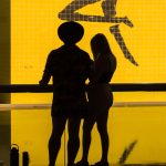 oscar silhouetted couple stands niemeyer museum scene evokes travel kentsel exploration
